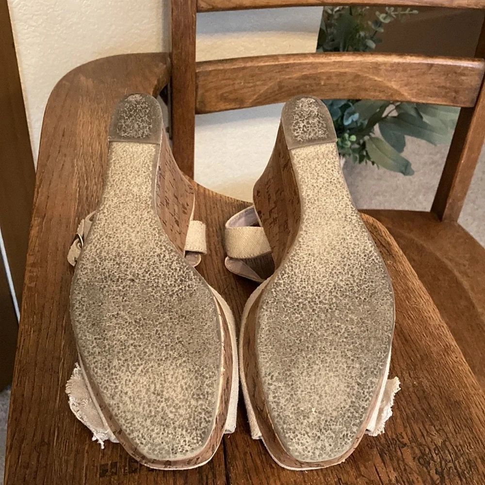 Jellypop Aston Wedge Sandals Like New!